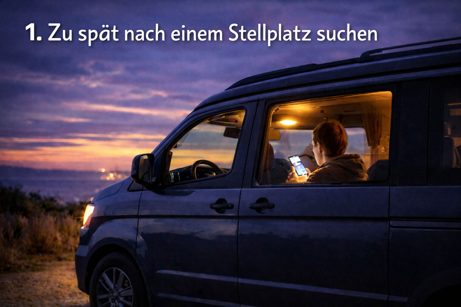 Späte Stellplatzsuche in der Abenddämmerung