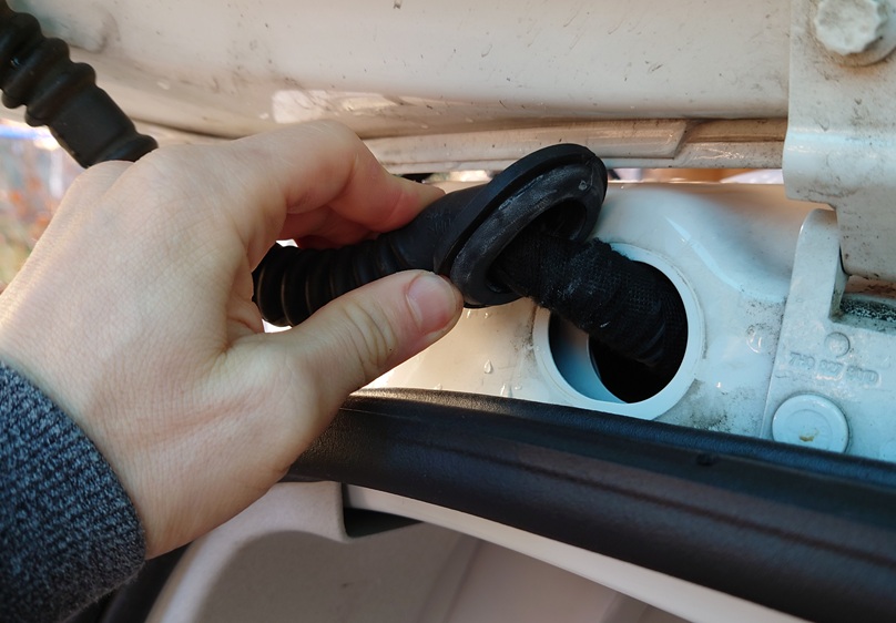 Kabeldurchführung an der Tülle